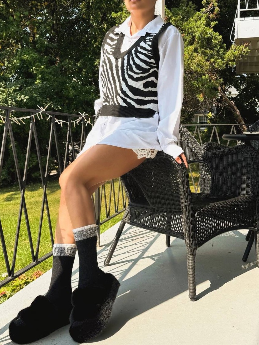 2 pieces Zebra Print Knit Vest - Black & White+ Long White long-sleeve Shirt